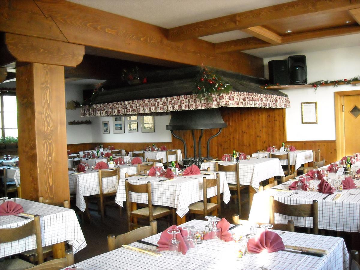 Hotel Al Tajol à Lamon Extérieur photo