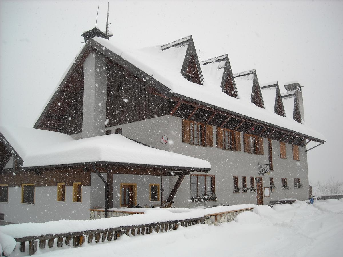 Hotel Al Tajol à Lamon Extérieur photo