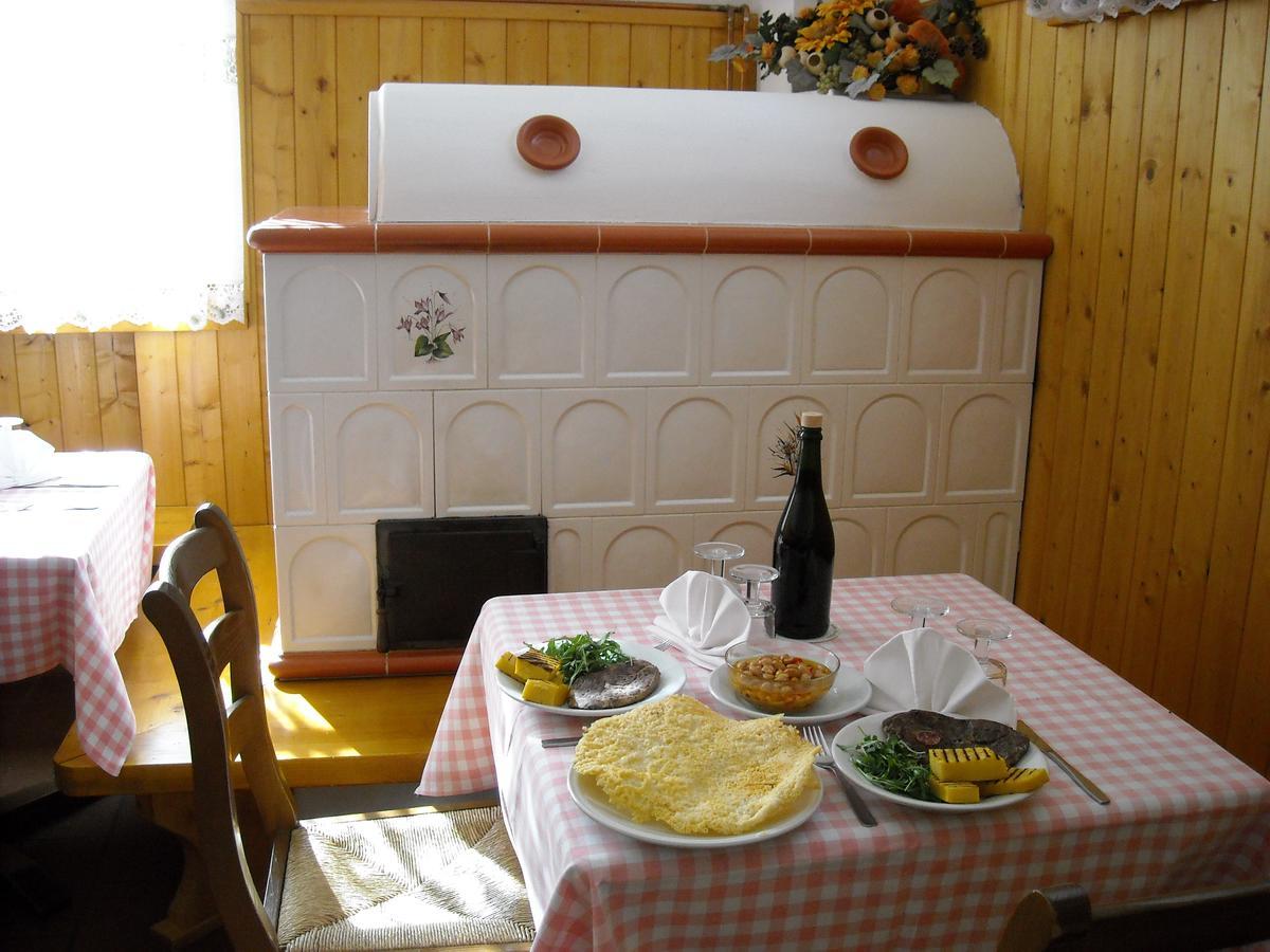 Hotel Al Tajol à Lamon Extérieur photo